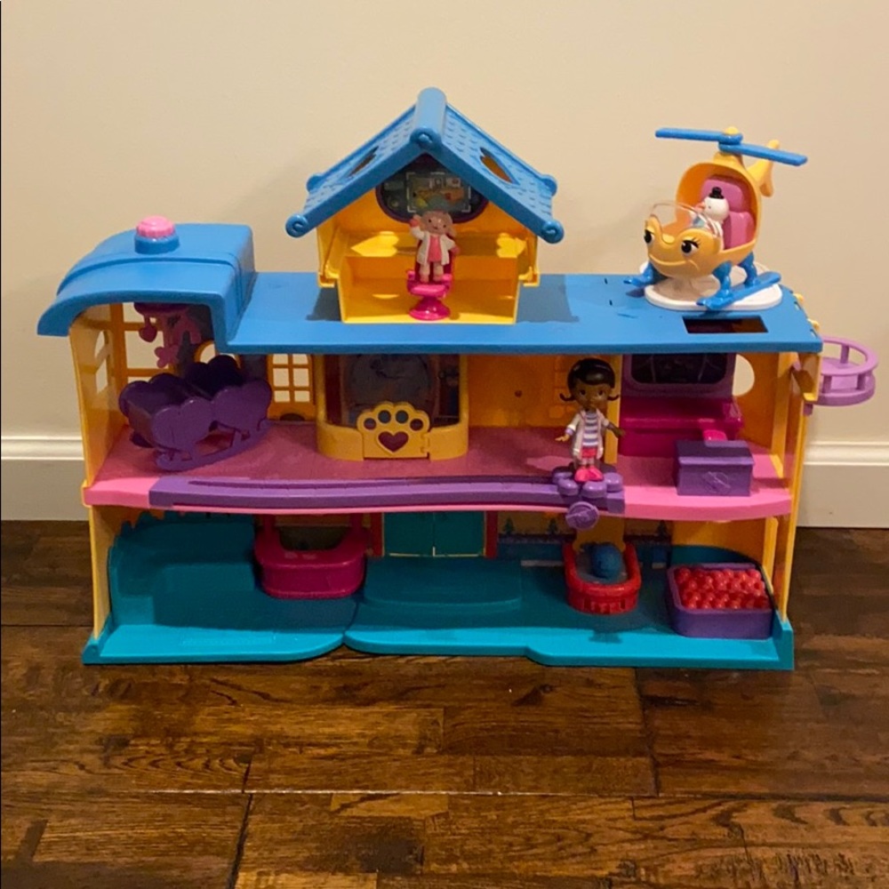 Doc McStuffins Toy Hospital and Friends